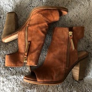 Gianni Bini peep toe booties